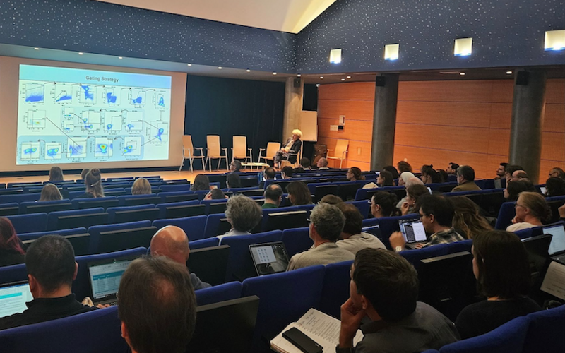 Photo d'une présentation à l'IBL lors de la journée scientifique jointe des CPER TecSanté et Resist-omics